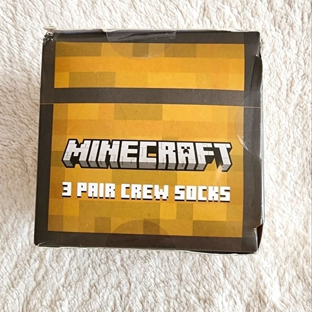New Minecraft Men's 3-Pack of Crew Socks with Novelty Gift Box, Sizes 8-12